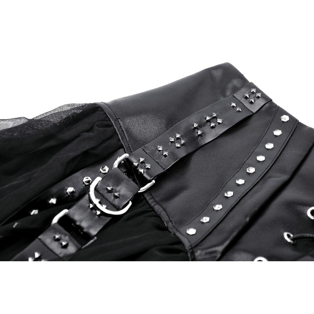 Rockiger Mini aus glänzendem PU-Leder mit Mesh-Volant, Schnürungen, Nieten und Lederstraps – sexy Club-Outfit mit edgy Design, ideal für Partylooks mit Statement Charakter. 