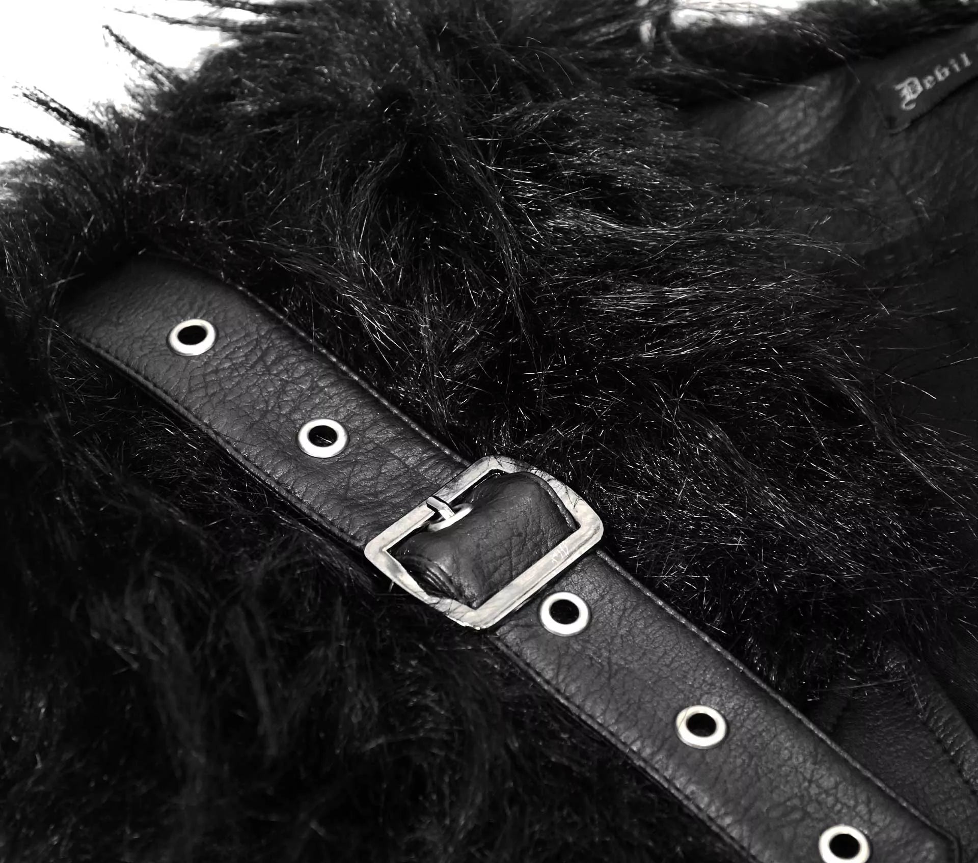 LARP Lederweste „Beowulf“ mit Fellimitat – Nordischer Krieger Look für Mittelalter & Postapokalypse.