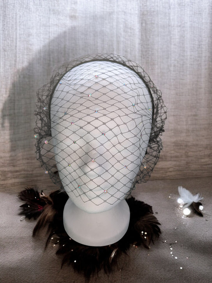 Mystic Spark – Schwarzer Fascinator mit Glitzernetz