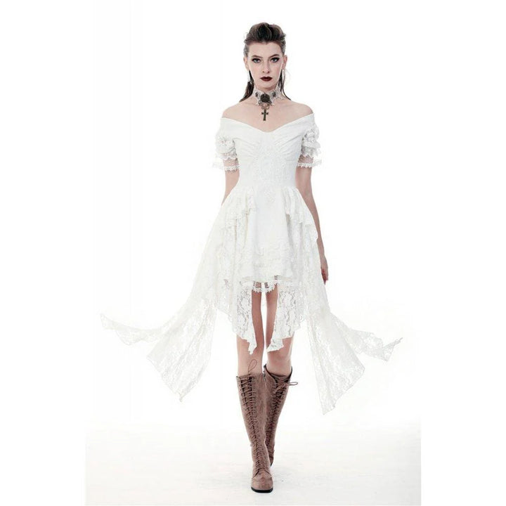 Weißes Gothic Kleid DW362 von Dark In Love mit Off-Shoulder Schnitt und asymmetrischem Spitzen-Saum – Frontansicht