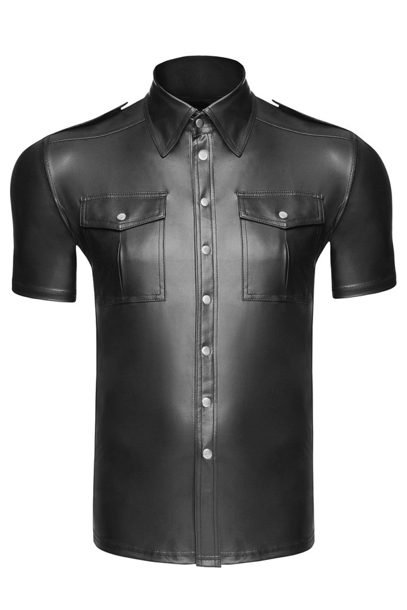 Knopfleiste und Brusttaschen im matten Wetlook – edle Details am Herrenhemd H011