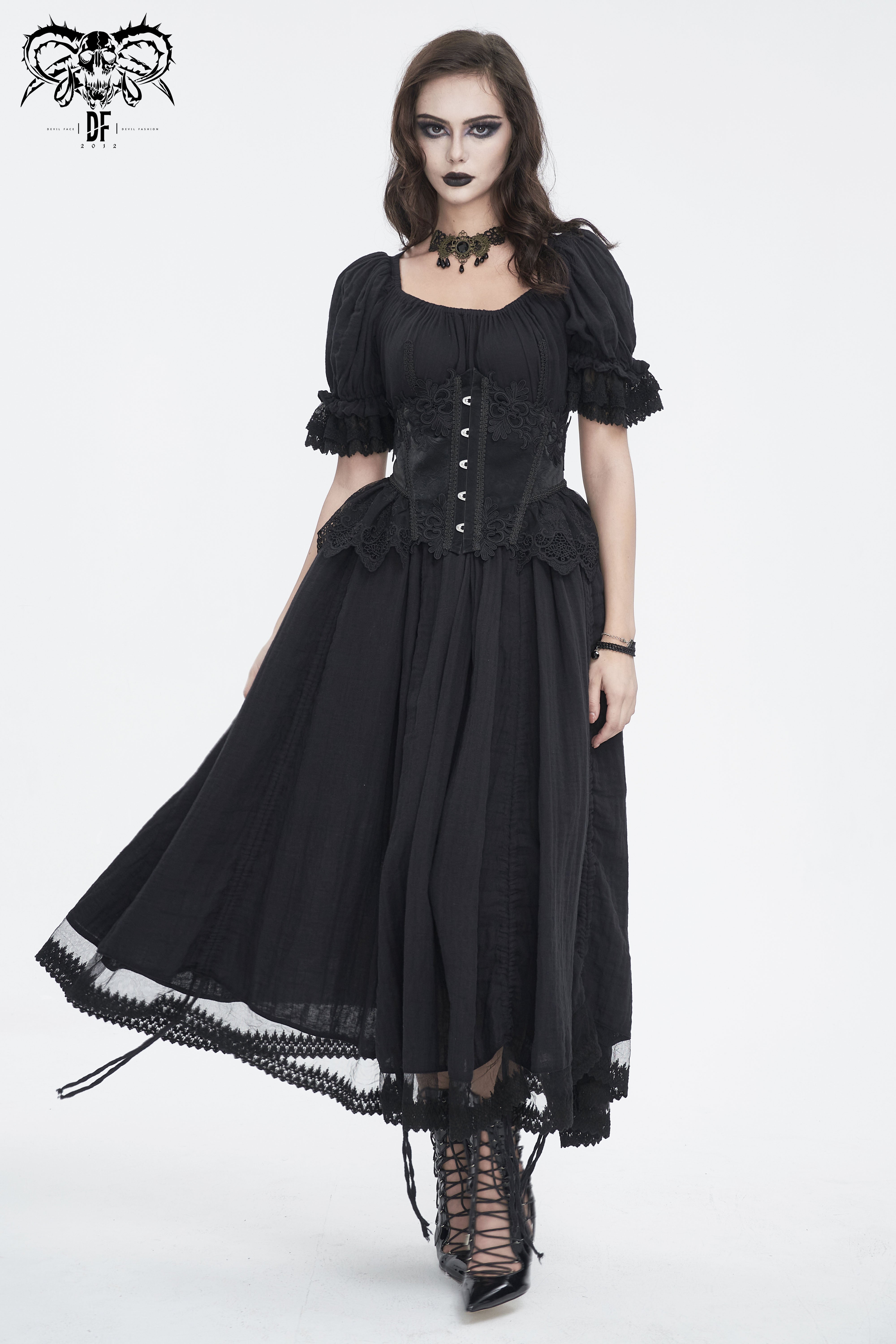 Detailansicht der floralen Stickerei auf dem Gothic Unterbrustkorsett