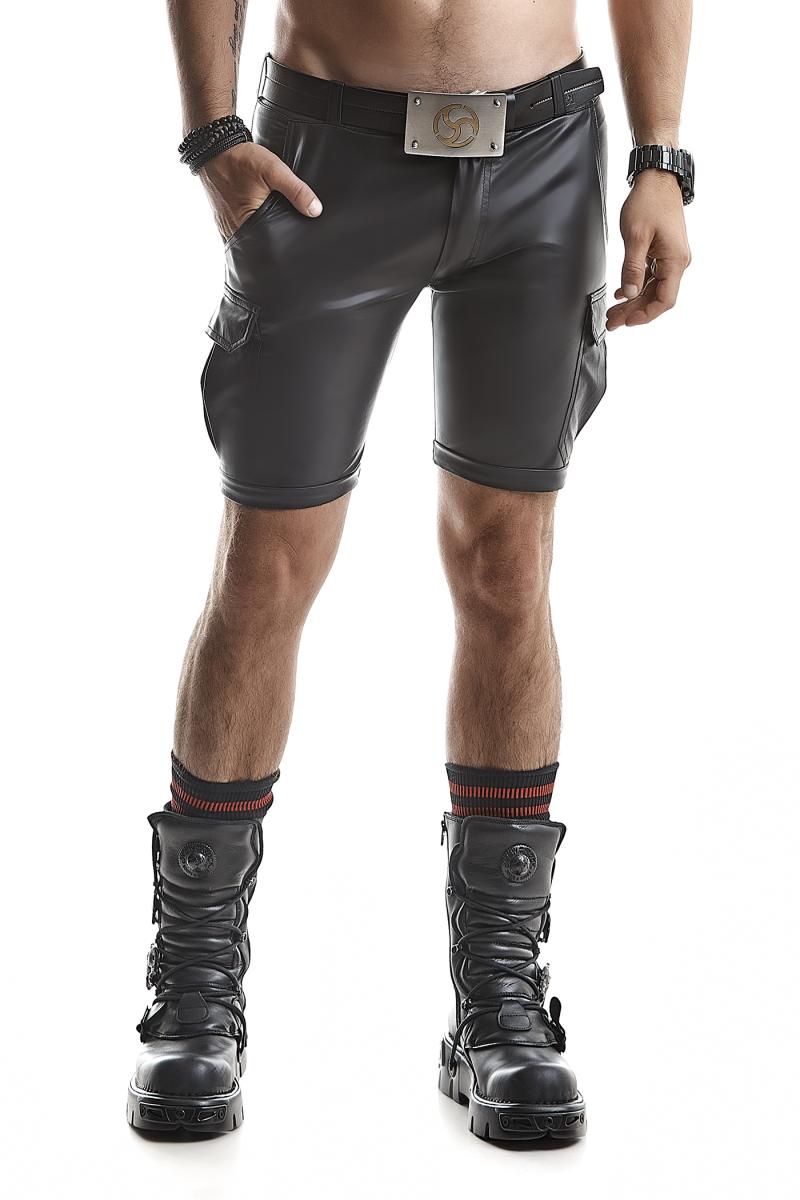 Schwarze Cargo-Shorts im Wetlook mit funktionalen Seitentaschen