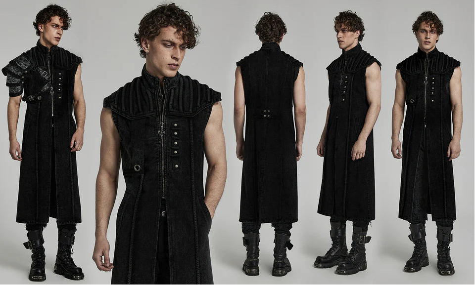 Kombination der Weste mit schwarzem Shirt im Gothic Style