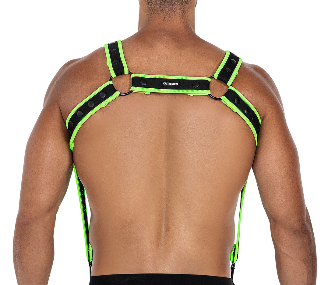 Gummiertes Cut4Men Logo auf der Rückseite des Harness