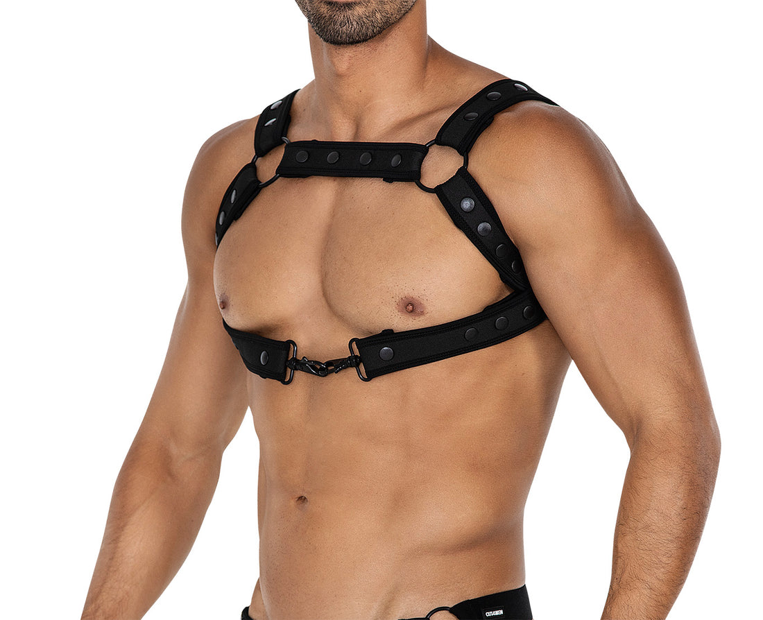 Kinky Neopren Harness für Herren mit Druckknöpfen und Metallringen