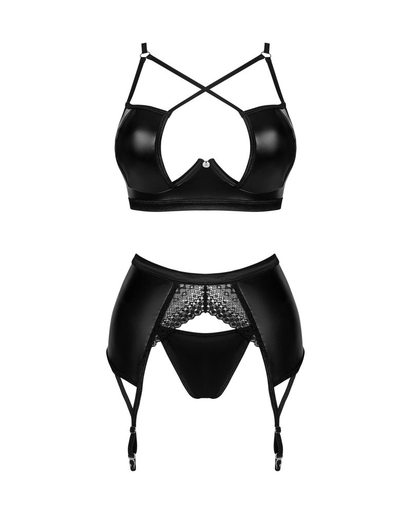 Erotisches 3-teiliges Lingerie-Set mit BH, Strapsgurt und String im glänzenden Wetlook.