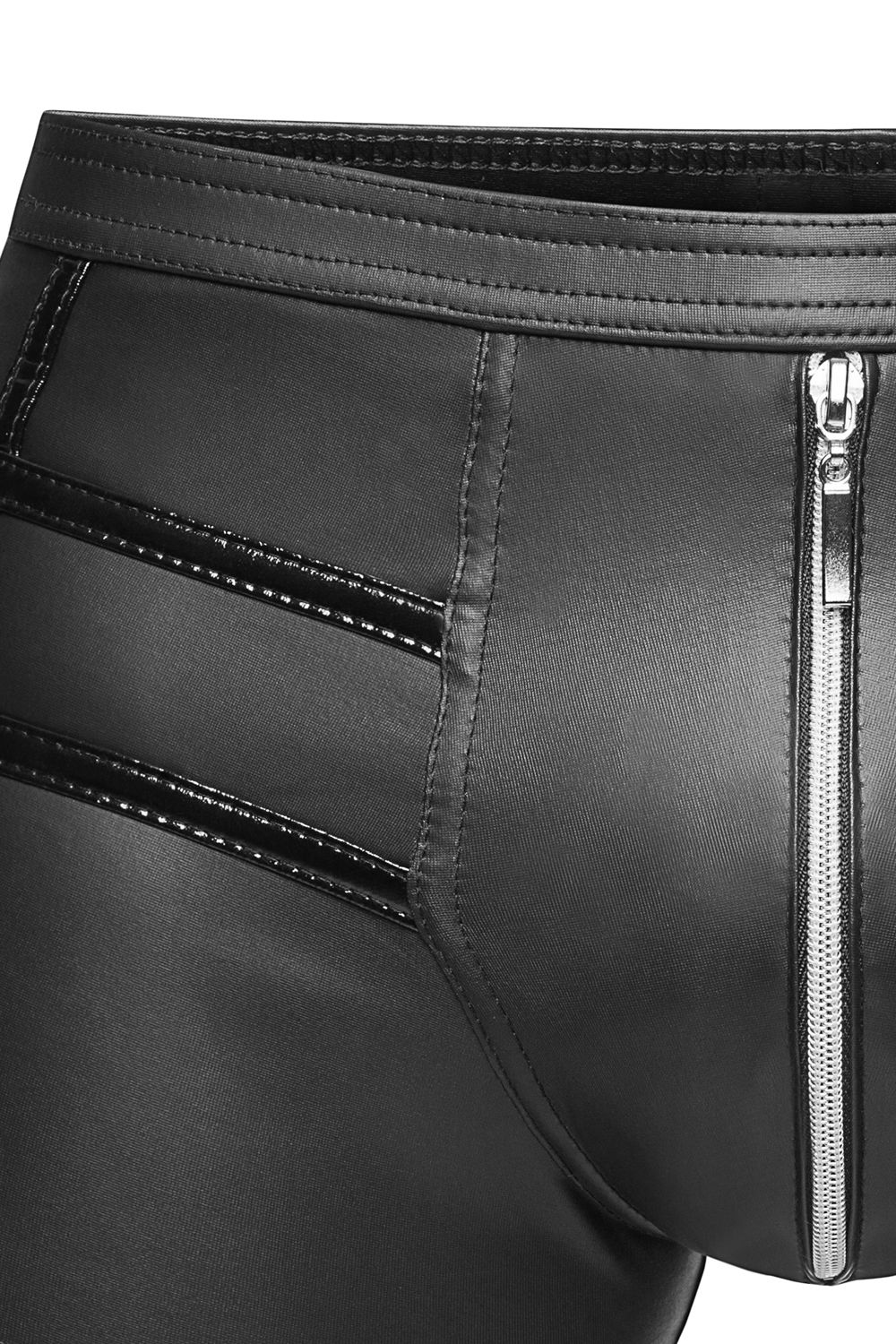 Glanzstreifen im Lack-Look als Blickfang – Noir Handmade Shorts Design