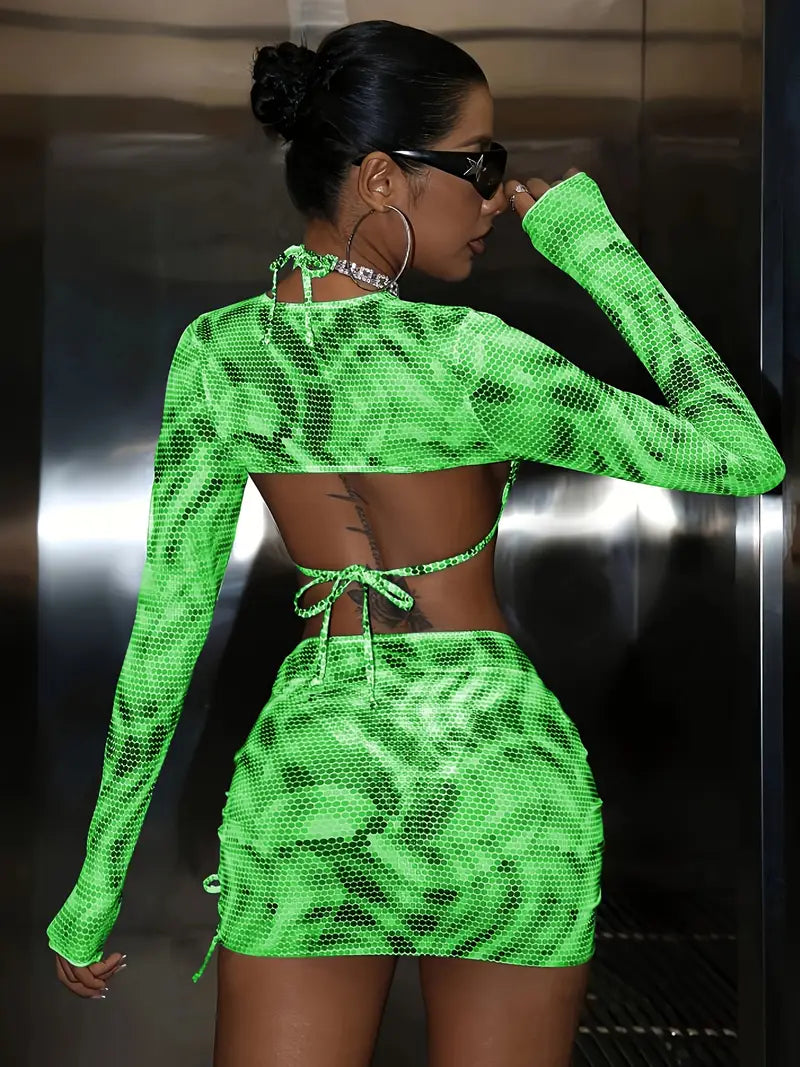 BH und langärmliges Crop-Top mit Cut-Outs im glänzenden Snake-Look