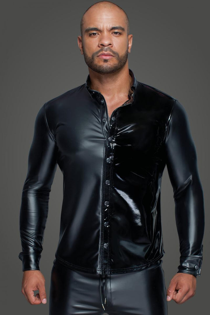 Noir Handmade Herrenhemd H064 – Powerwetlook trifft Lack-Glanz.