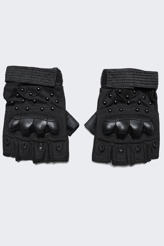 Detailaufnahme: Nieten und Kunststoffplatten auf Knöcheln