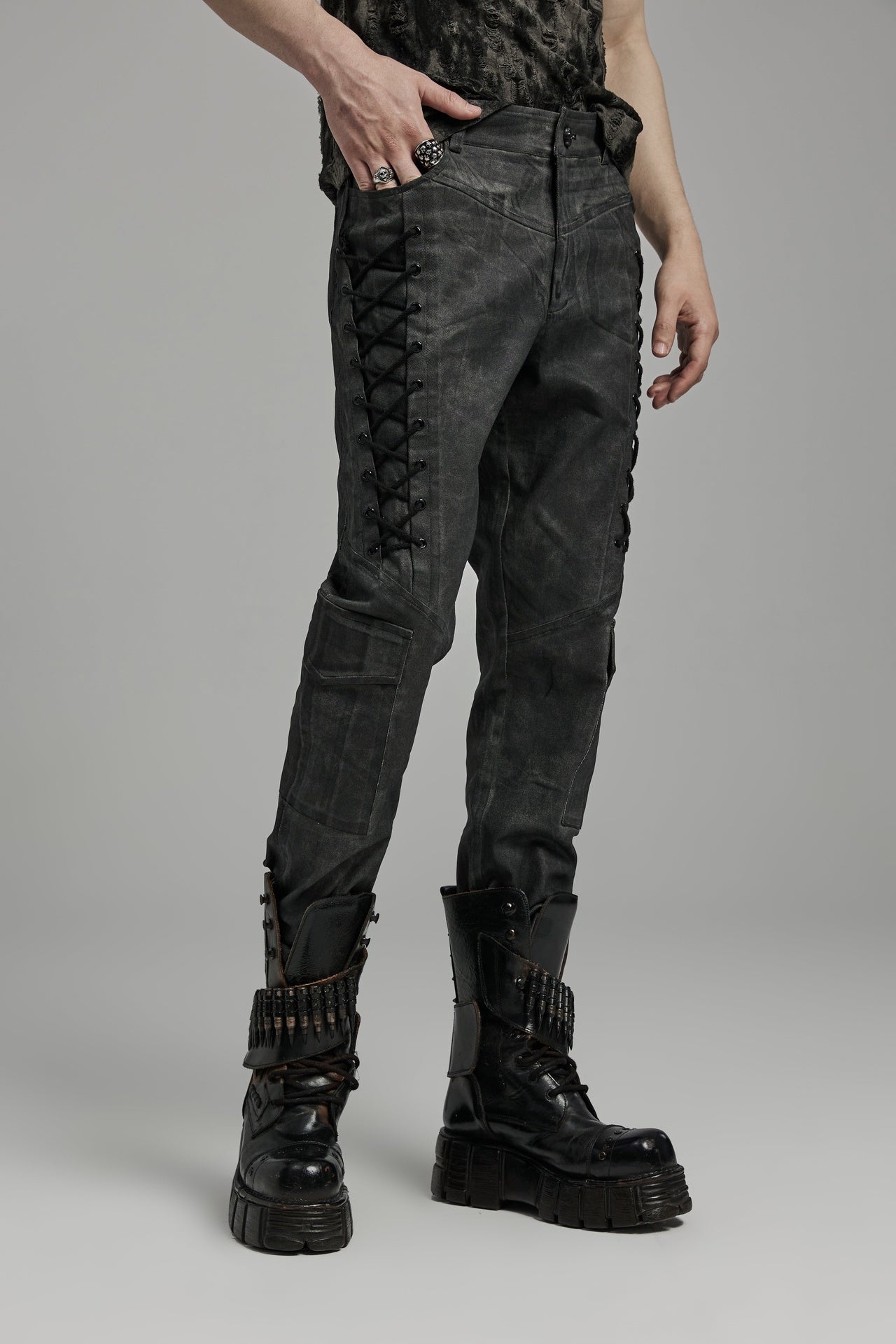 Handgepresstes Used-Muster der Punk Rave Dieselpunk Hose