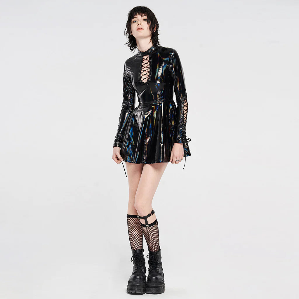 Schwarzes holografisches Lackkleid mit Oil Spill Effekt und A-Line Schnitt