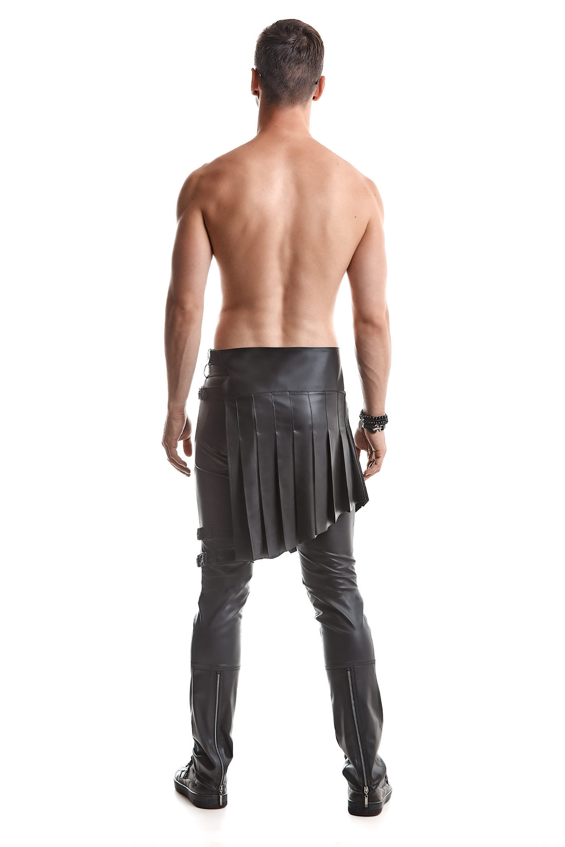 Schwarzer Wetlook-Rock im Gladiator-Stil mit Gürtel-Details – Verführerisch & Extravagant.