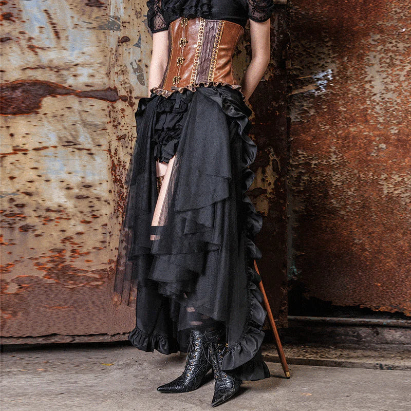 Seitliche Ansicht der viktorianischen RQ-BL Tüllschleppe mit voluminösen Lagen