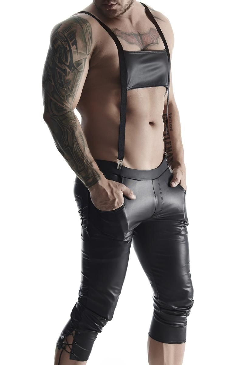 Schwarze Wetlook-Bermuda Shorts für Herren mit Hosenträgern von Regnes Fetish Planet