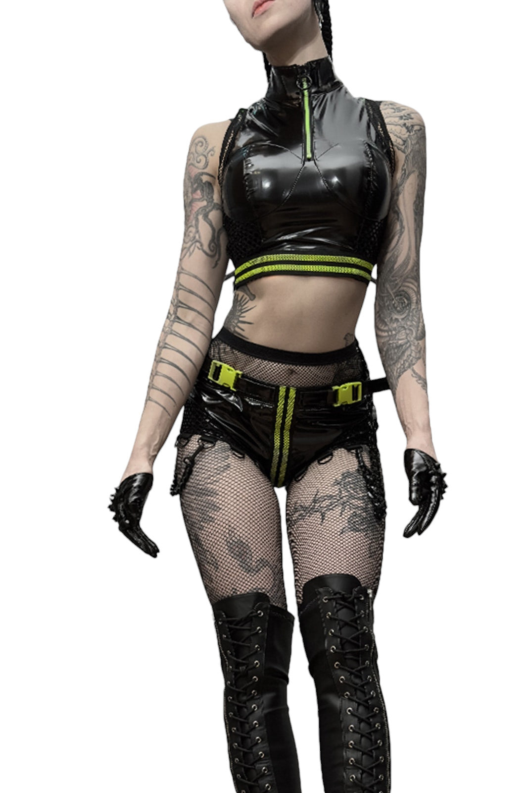 mit grünen Neon-Details und Schnallen