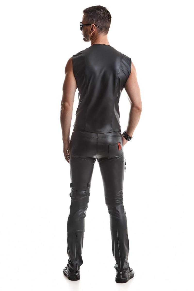 Eng geschnittene Wetlook-Weste von der Seite mit betonter Taille