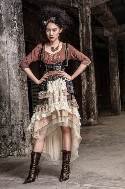 Schwarzer Steampunk-Unterbrust-Gürtel im Antikleder-Look mit Metallverzierungen