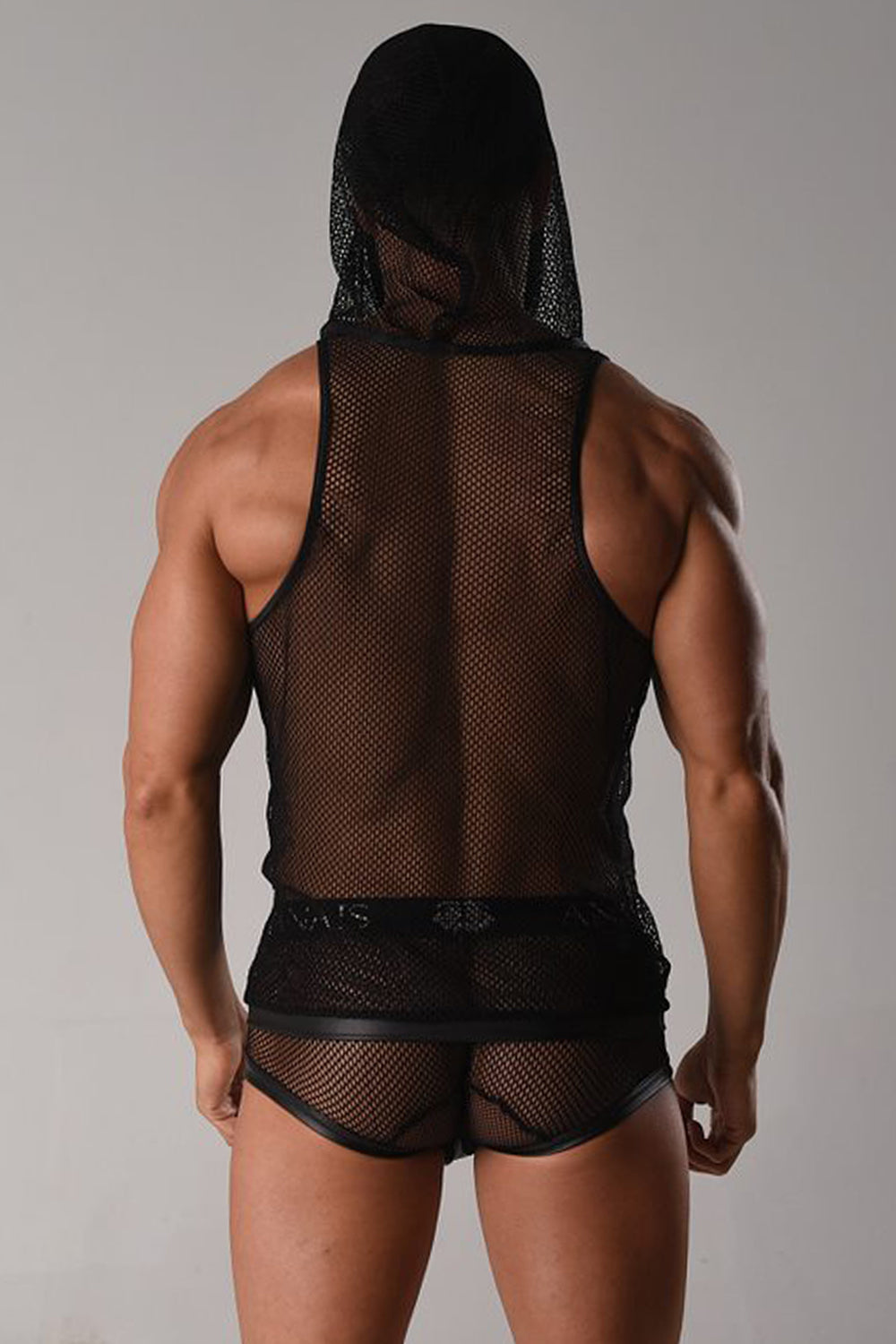 Matte Wetlook-Details am unteren Saum