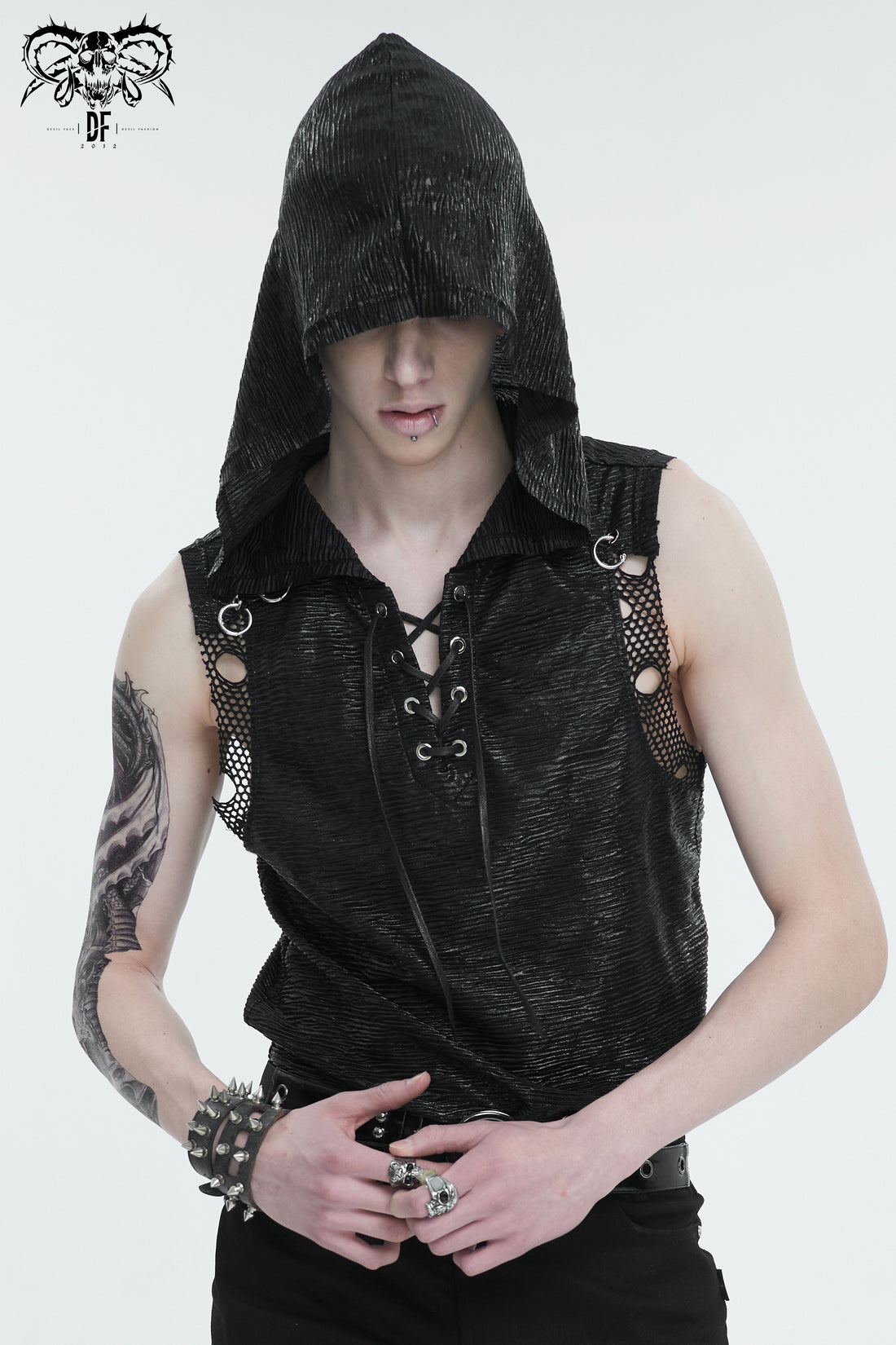 Schwarzes Devil Fashion Herren Tanktop Ridley mit Kapuze und Schnürung.