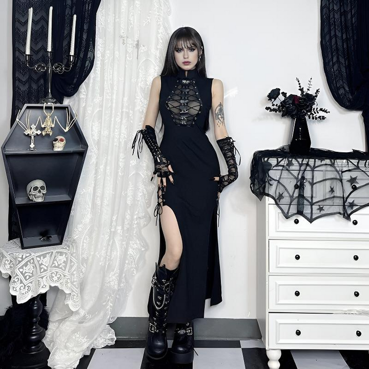 Seduction & Shadows – Gothic Maxi Dress mit heißen Cut-outs