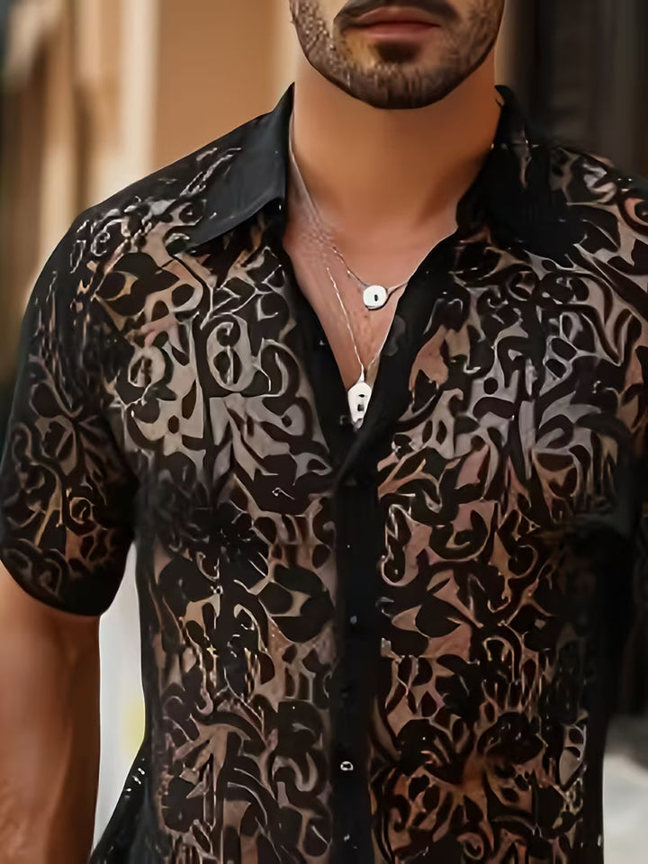 Detailansicht des filigranen Spitzenmusters des INCERUN Sommerhemdes.