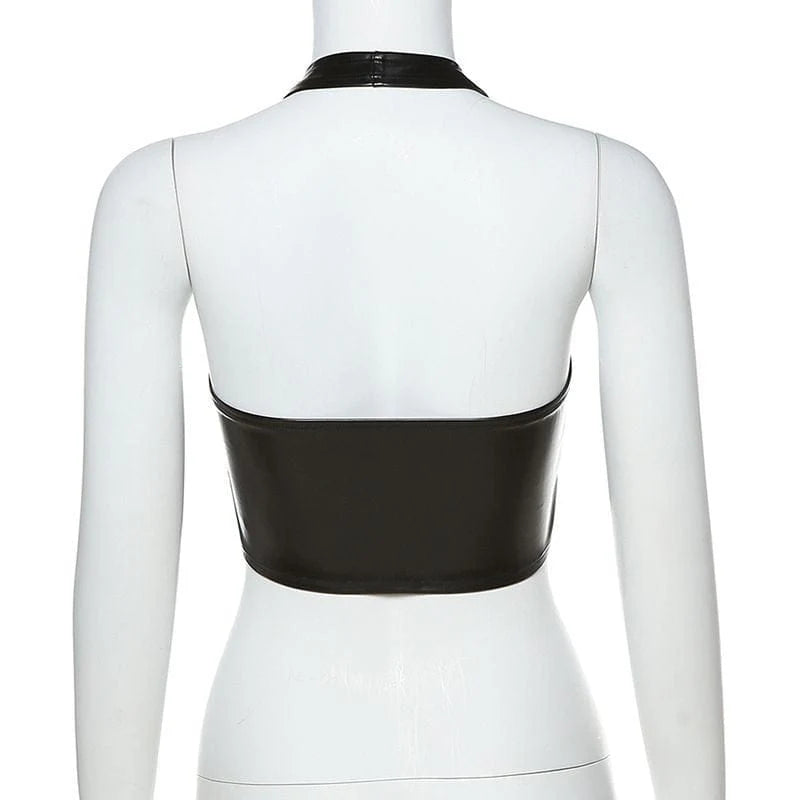 Emily Halter Neck Faux Leather Top – Bauchfreies Kunstleder-Bustier mit Metallring
