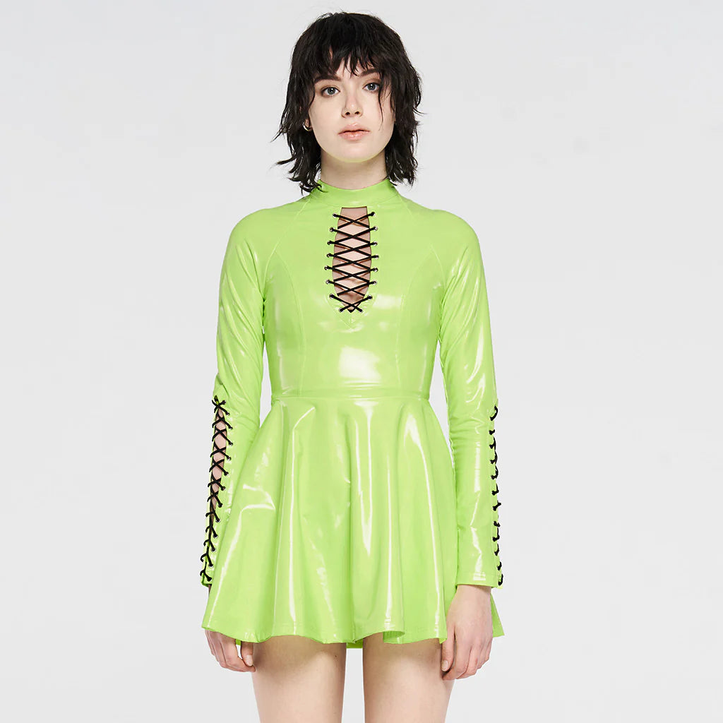 Neon-grünes Punk Rave Skater-Kleid mit schwarzer Schnürung Frontalansicht