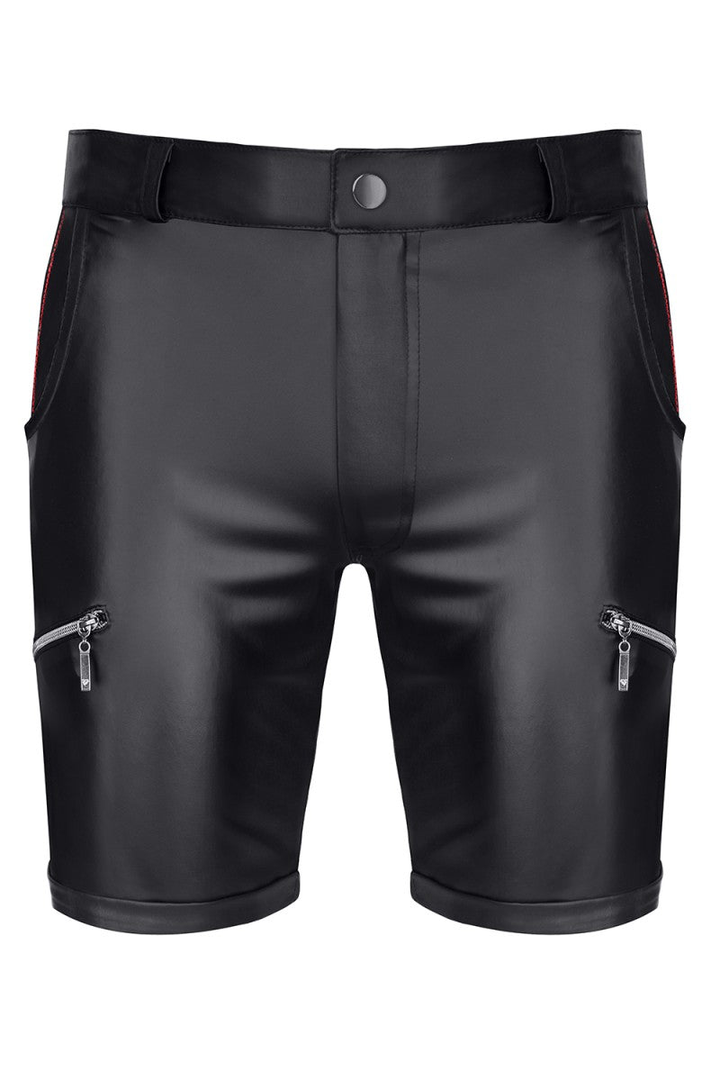 Frontalansicht der knielangen Herren-Shorts aus elastischem Wetlook mit tiefer gesetzter Taille.