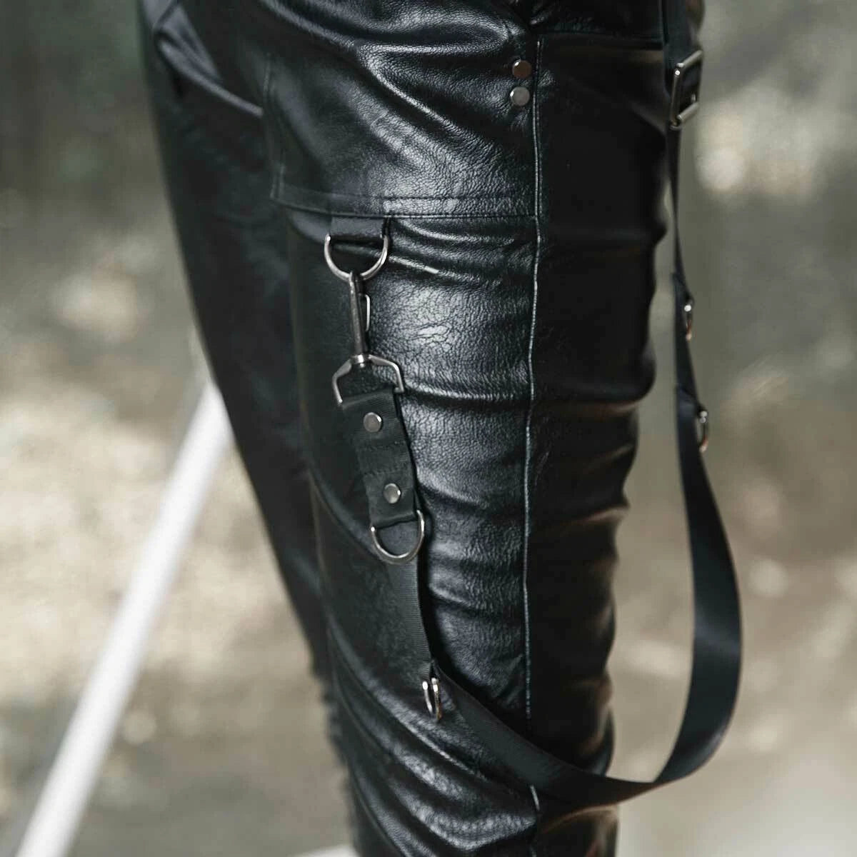 Punk Rave Damen Kunstleder-Riemenhose mit D-Ringen