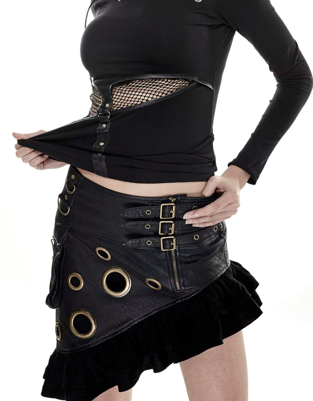 Große Antik-Ösen im asymmetrischen Design, Close-Up