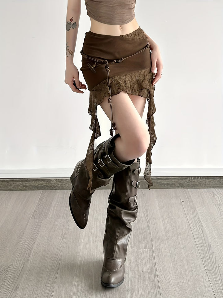 Brauner Patchwork-Minirock mit asymmetrischem Rüschensaum Frontansicht